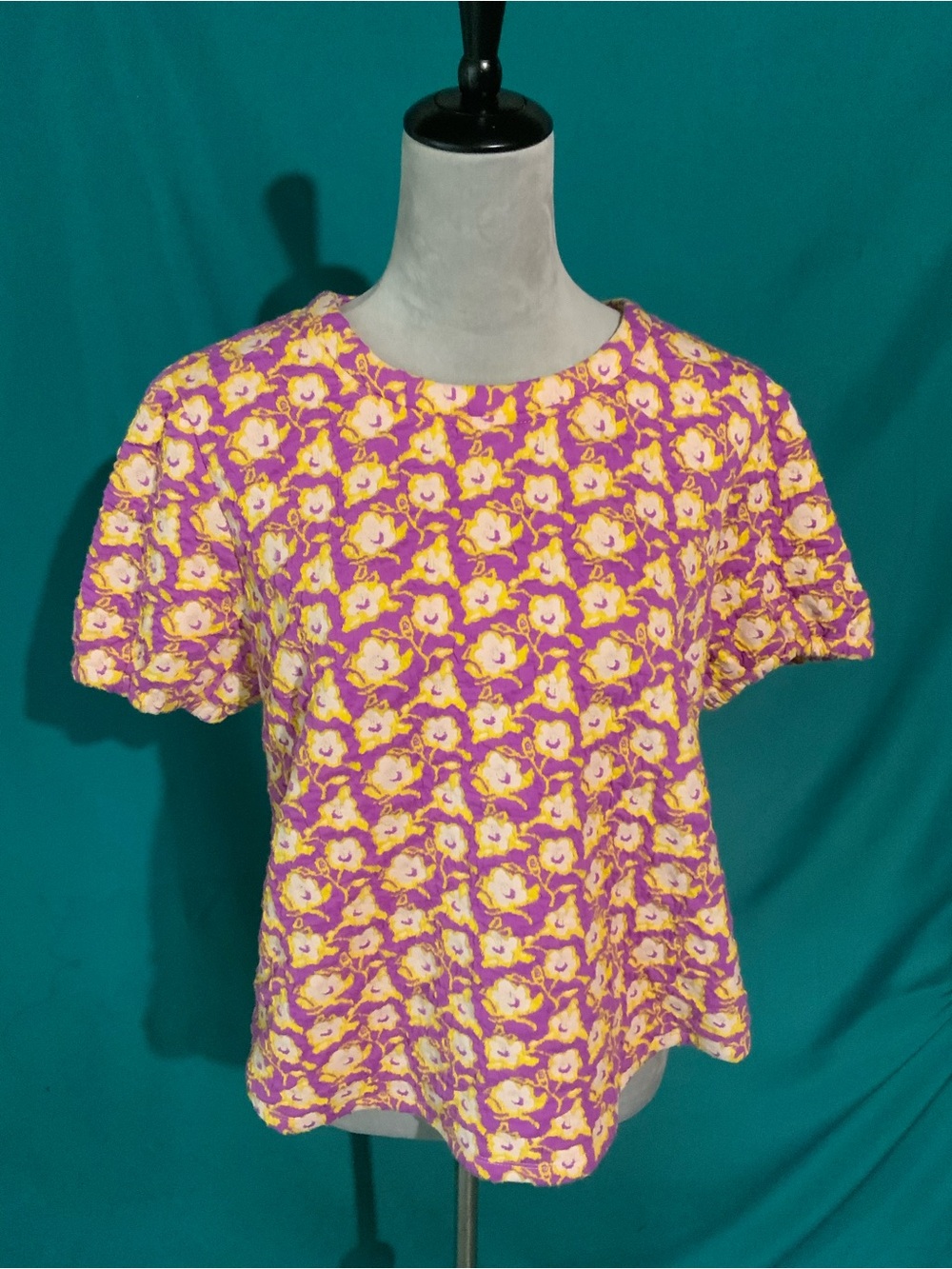 VOY, FLORAL JACQUARD PUFF SLEEVE TOP, HEAVYWEIGHT TEXTURED FLORAL JACQUARD WEAVE